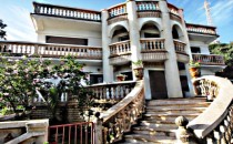 Vend belle et grande maison de maitre, prêt de la mer à Tichy ville, Bejaia